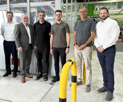 Produktionszelle für Mehr-K-Prozess: Sicherungskästen aus dem automatisierten Takt Produktionszelle für Mehr-K-Prozess: Sicherungskästen aus dem automatisierten Takt