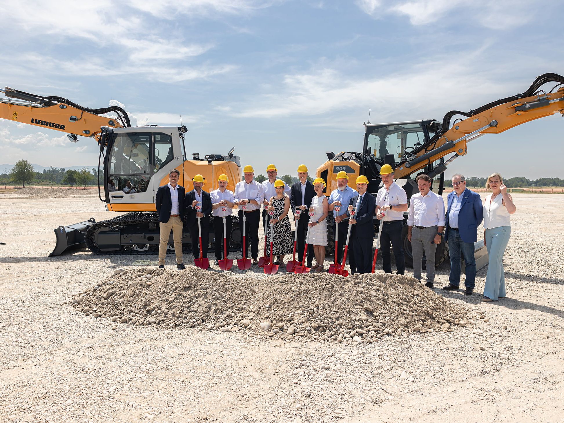 Spatenstich für neues Liebherr-Montagewerk in Nambsheim Spatenstich für neues Liebherr-Montagewerk in Nambsheim