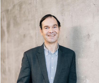Auf dem Weg zu grüner Chemie: Biokatalyse und Chemokatalyse in Kombination Harald Gröger