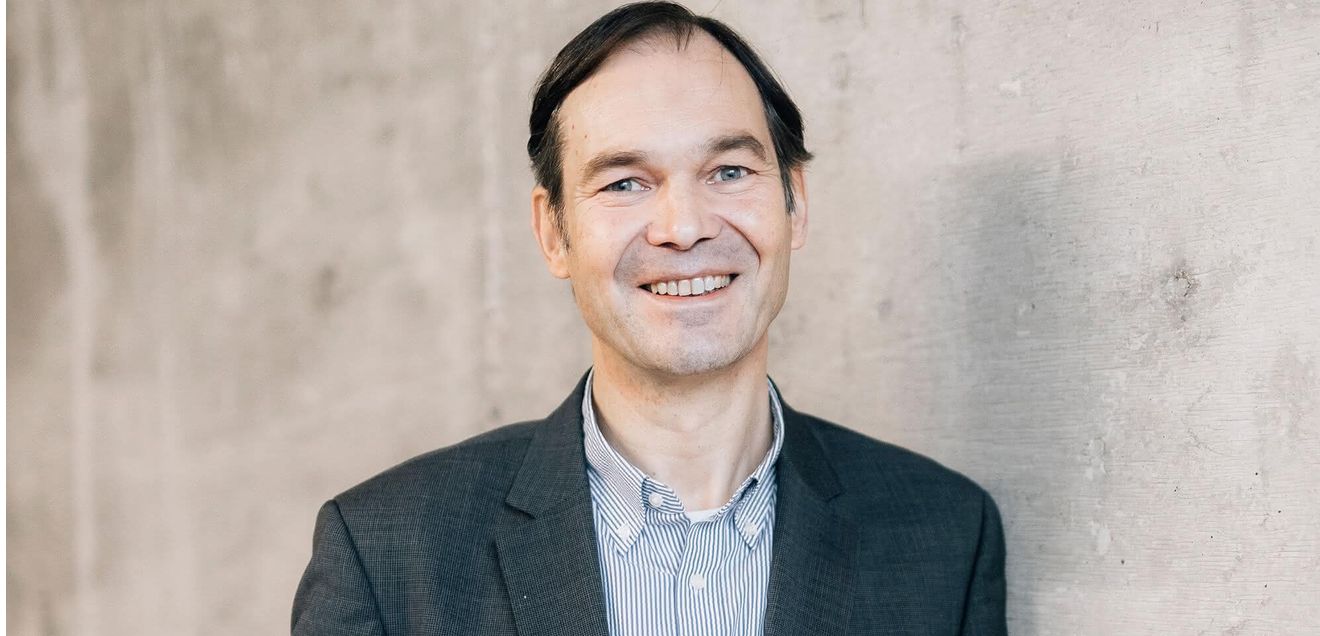 Auf dem Weg zu grüner Chemie: Biokatalyse und Chemokatalyse in Kombination Harald Gröger