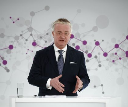 Strategischer Umbau: Evonik verkauft Kunststoff-Geschäftsbereiche Strategischer Umbau: Evonik verkauft Kunststoff-Geschäftsbereiche