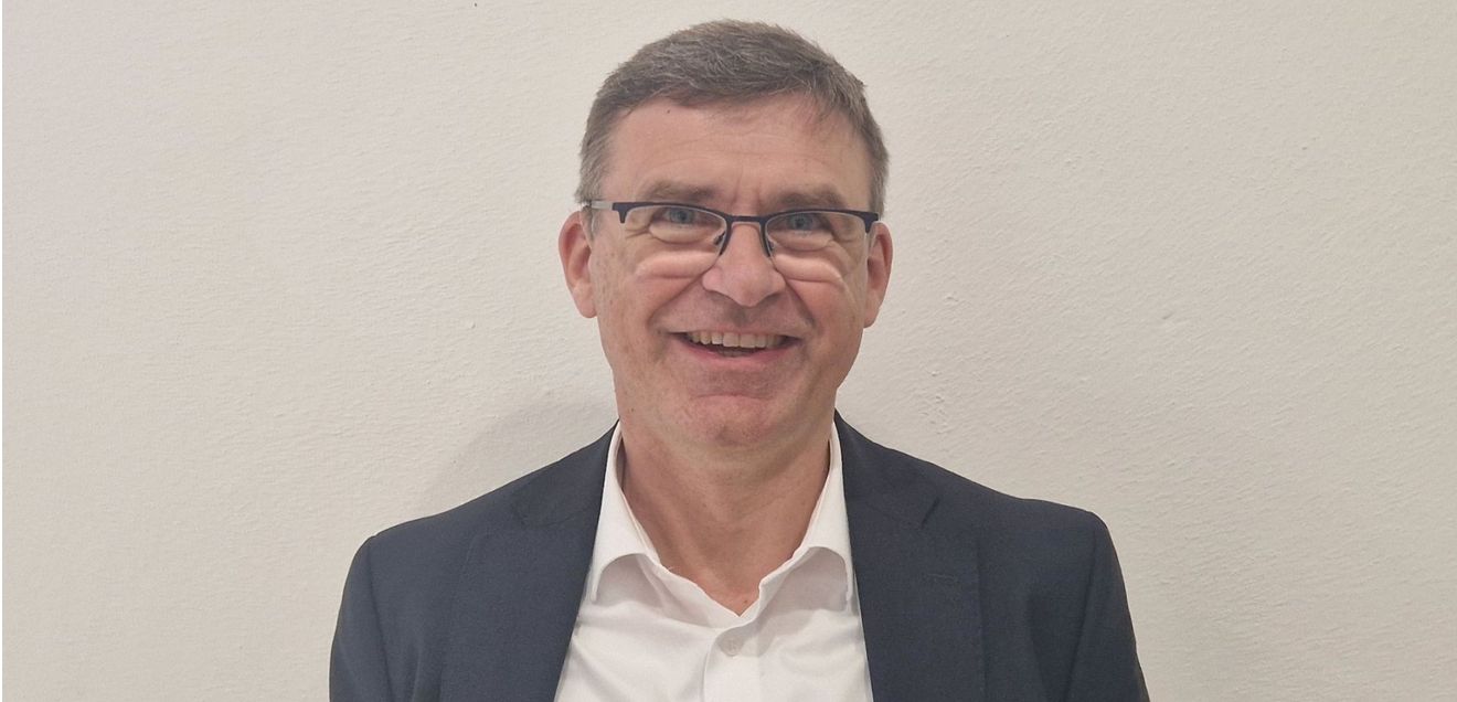 Dr. Thorsten Ebel in den Vorstand der Fachabteilung Life Science Research des VDGH gewählt Dr. Thorsten Ebel in den Vorstand der Fachabteilung Life Science Research des VDGH gewählt