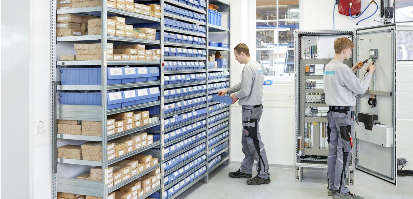 Behälter für die Intralogistik-Zukunft: Solo oder im Regalsystem Behälter für die Intralogistik-Zukunft: Solo oder im Regalsystem