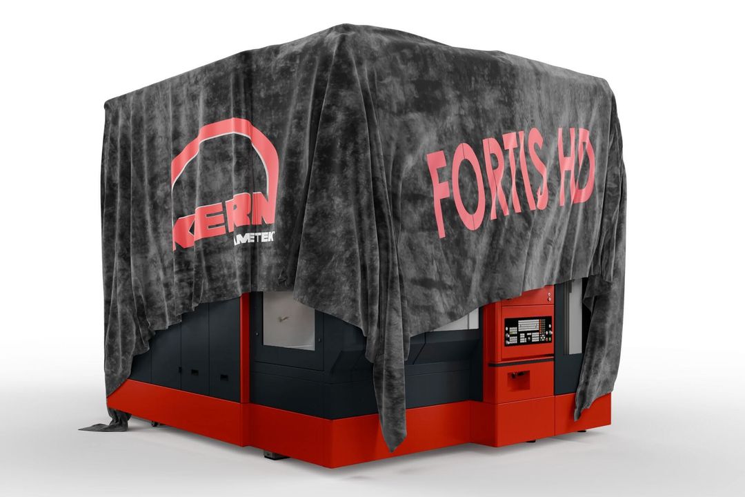 Five-axis machining center: Precision in a new size