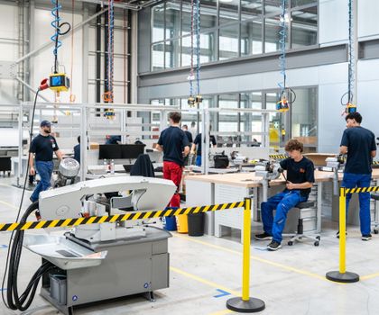Trainee offensive: Igus training factory to end shortage of skilled workers Trainee offensive: Igus training factory to end shortage of skilled workers