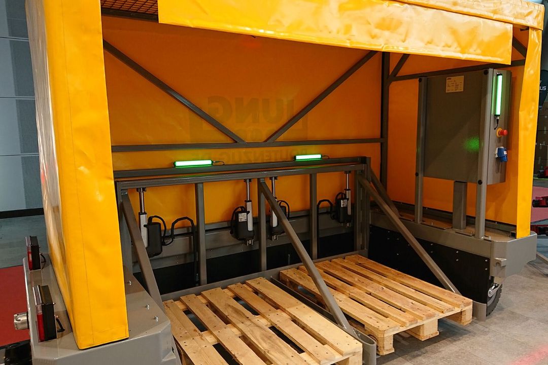 Schwerlasttransport-Lösungen: Mit zwei Paletten unterwegs