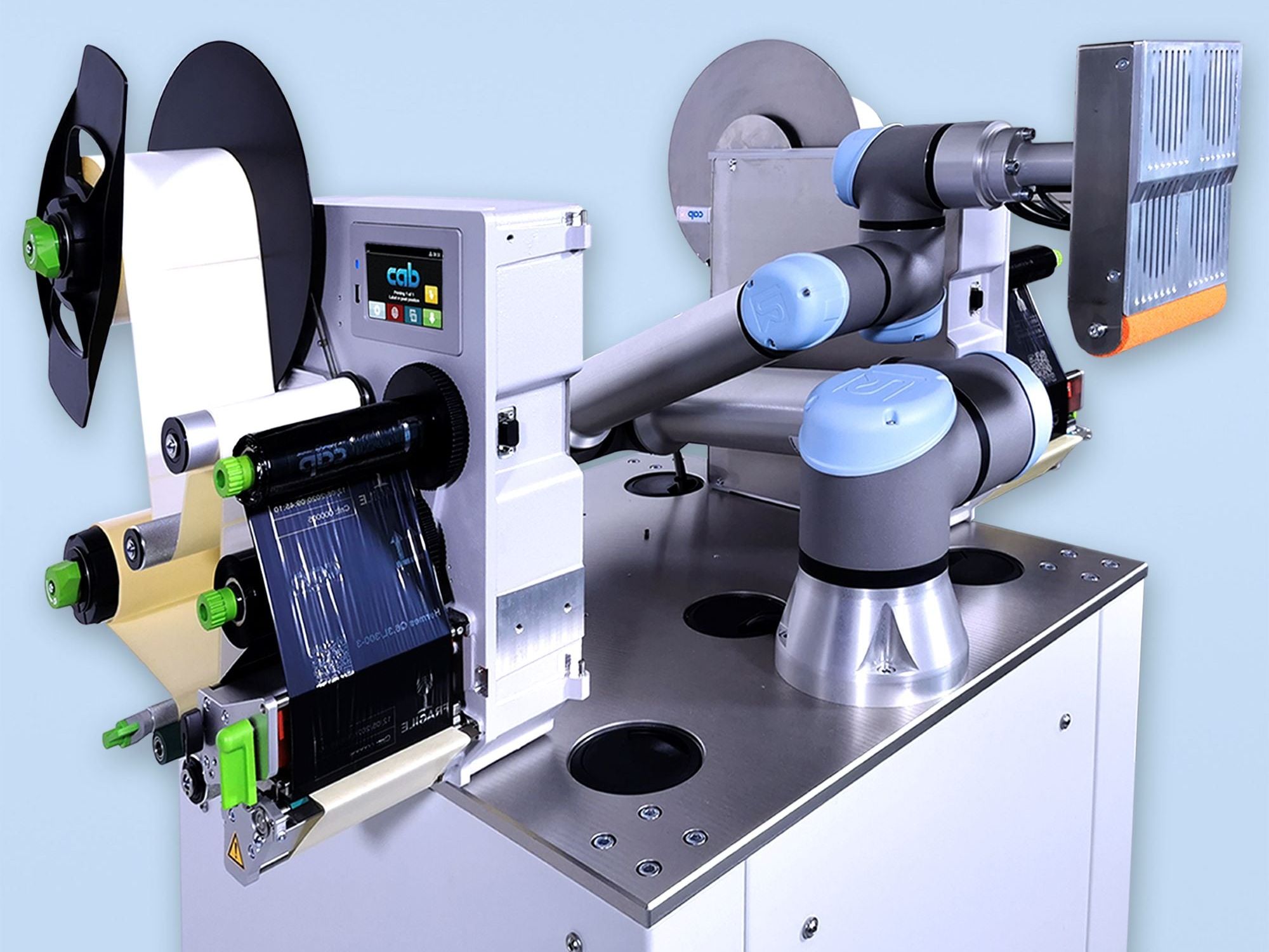 Logimat 2025: Kennzeichnungssysteme: Etikettieren mit Cobot und Applikator