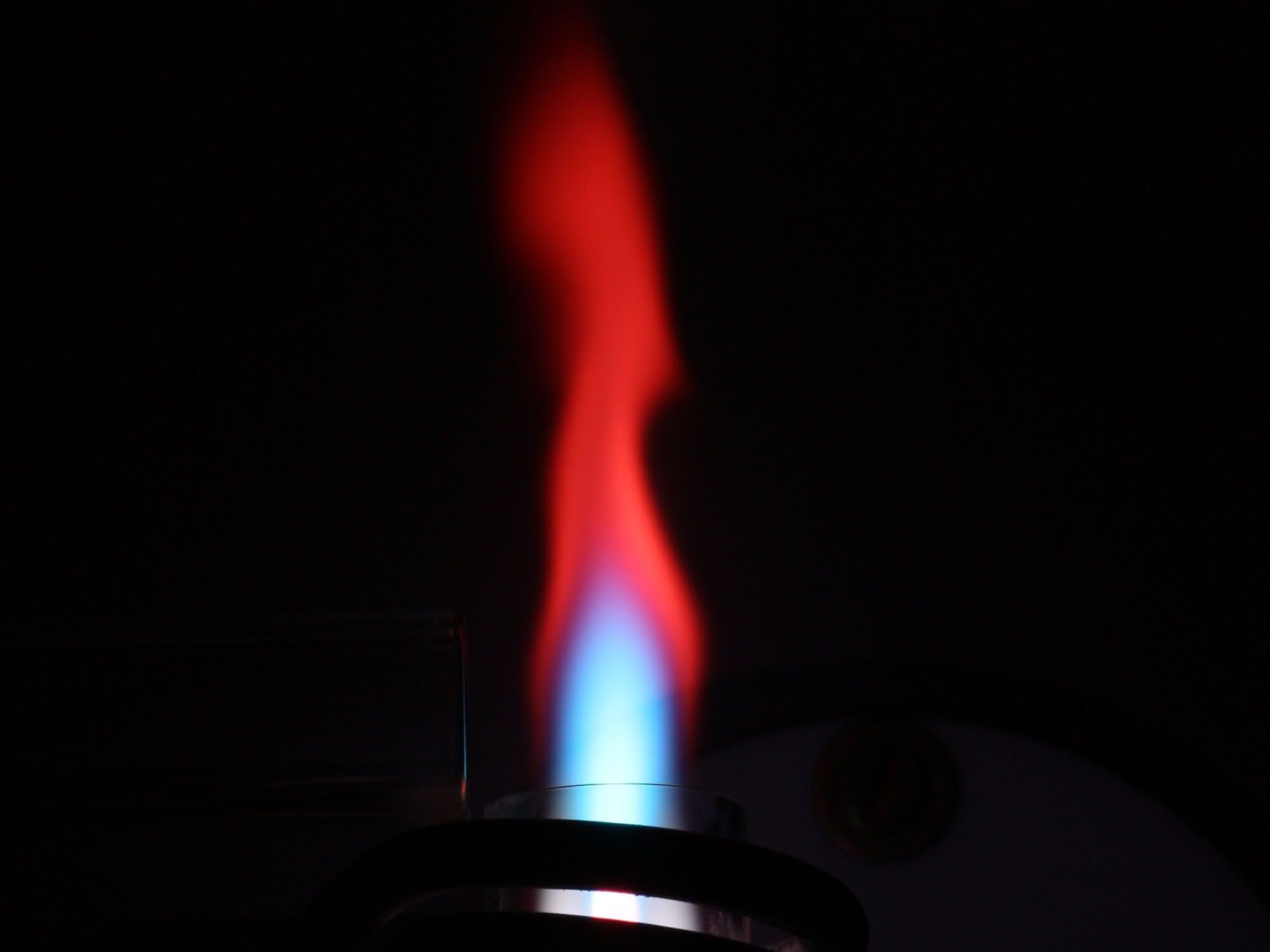 Verteilung in Körperflüssigkeiten: 73 Elemente in Blut und Urin Optische Emission bei der Analyse einer Yttrium-Lösung
