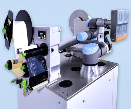 Logimat 2025: Kennzeichnungssysteme: Etikettieren mit Cobot und Applikator Logimat 2025: Kennzeichnungssysteme: Etikettieren mit Cobot und Applikator