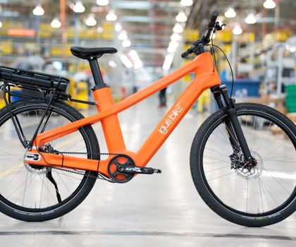 Mobilität & Nachhaltigkeit: E-Bike aus recycelten Fischernetzen für den Stadtverkehr Mobilität & Nachhaltigkeit: E-Bike aus recycelten Fischernetzen für den Stadtverkehr