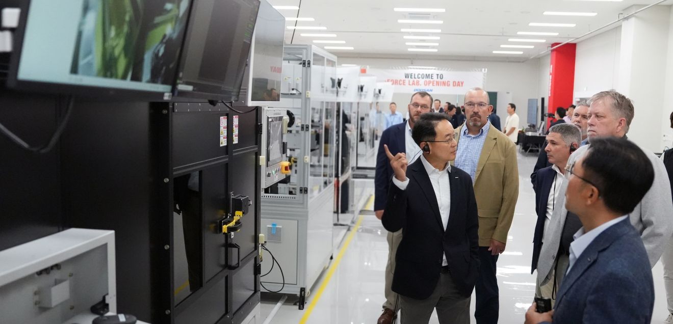 Doosan Bobcat eröffnet das „eFORCE LAB“: Ein neues F&E-Zentrum für modulare Batteriepacks Doosan Bobcat eröffnet das „eFORCE LAB“: Ein neues F&E-Zentrum für modulare Batteriepacks