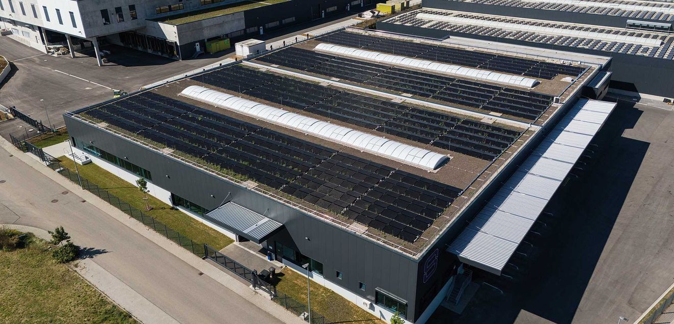 Solarstromanlage: Söhner Kunststofftechnik investiert in regenerative Energien Solarstromanlage: Söhner Kunststofftechnik investiert in regenerative Energien