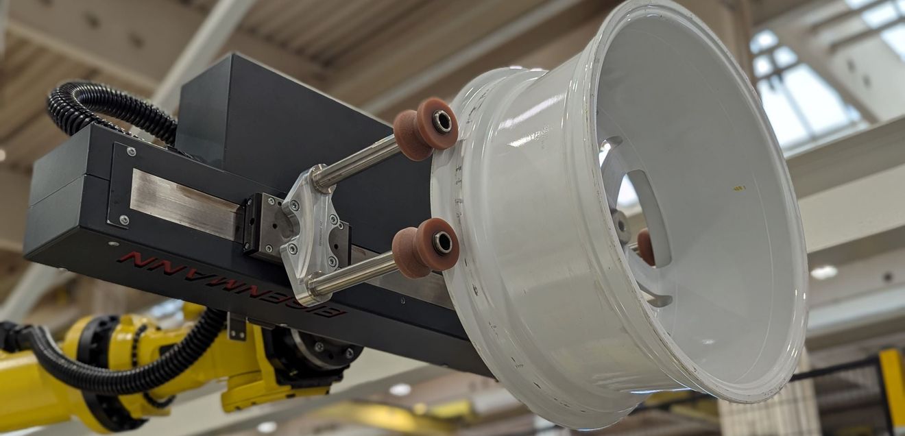 Hybrid-Greifer: Schonendes Räderhandling Hybrid-Greifer: Schonendes Räderhandling