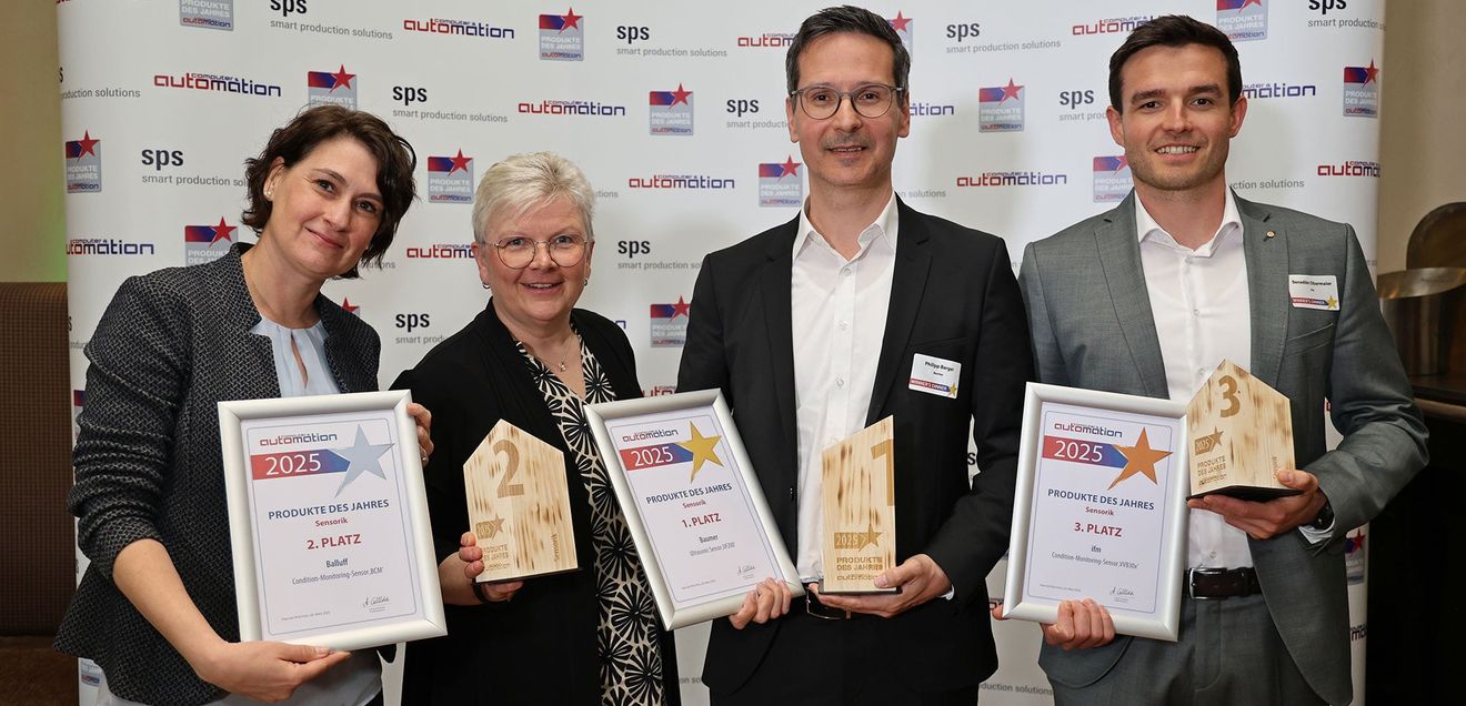 von links: Bianca Müller und Heike Sippel von Balluff, Philipp Berger von Baumer und Benedikt Obermaier von ifm.