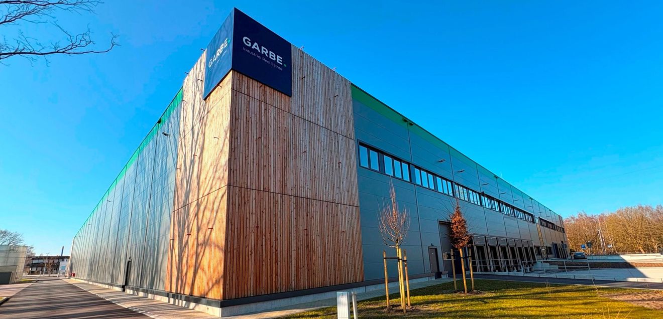 Cancom zieht bei Garbe Industrial ein: Hochmoderne Service Factory in Norderstedt Cancom zieht bei Garbe Industrial ein: Hochmoderne Service Factory in Norderstedt