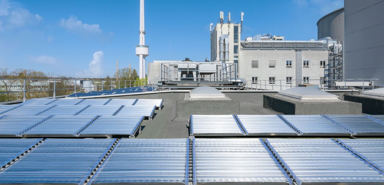 Wasserstoff direkt aus Sonne und Wasser herstellen? Gründungsprojekt des Karlsruher Instituts für Technologie Mit der photreon-Photoreaktortechnologie lässt sich inhärent grüner Wasserstoff kostengünstig direkt am Ort des industriellen Abnehmers herstellen.