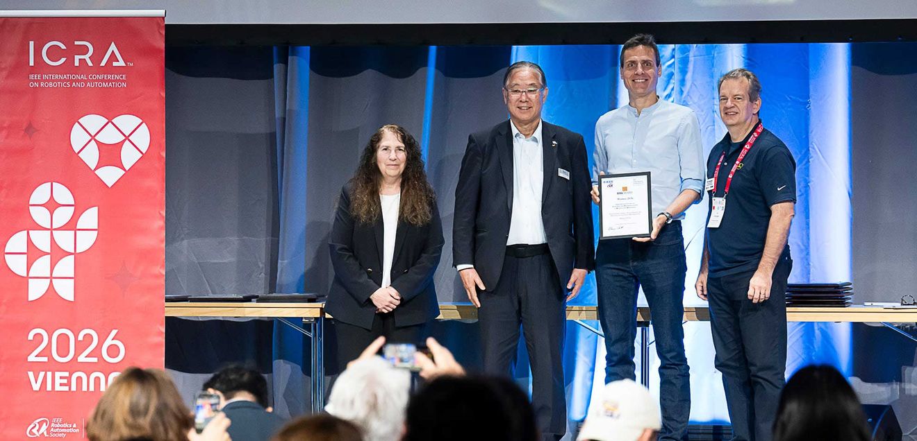IERA-Award 2026 verliehen: Fliegender Lagerhaus-Roboter überzeugt Jury IERA-Award 2026 verliehen: Fliegender Lagerhaus-Roboter überzeugt Jury