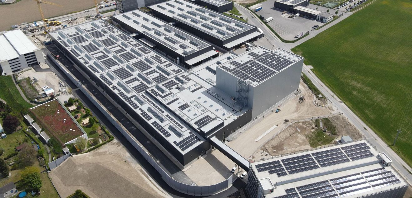 150-Millionen-Euro-Investition: TGW Logistics nimmt neue Produktionshalle in Betrieb 150-Millionen-Euro-Investition: TGW Logistics nimmt neue Produktionshalle in Betrieb