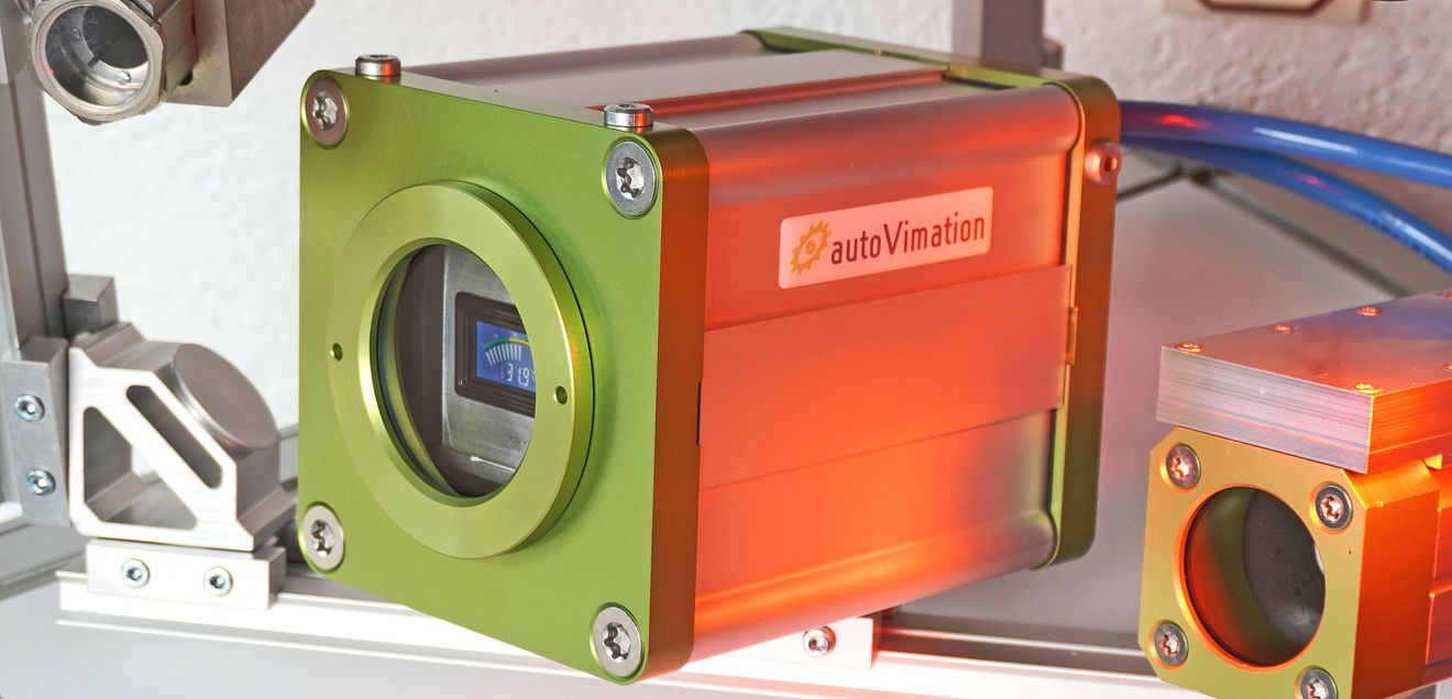 Autovimation: Protective camera housing with water cooling Autovimation: Protective camera housing with water cooling