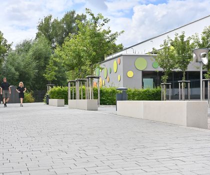 Tavolo-Mix Exakt klein: Neuer Pausenhof an der Fliedetalschule Tavolo-Mix Exakt klein: Neuer Pausenhof an der Fliedetalschule