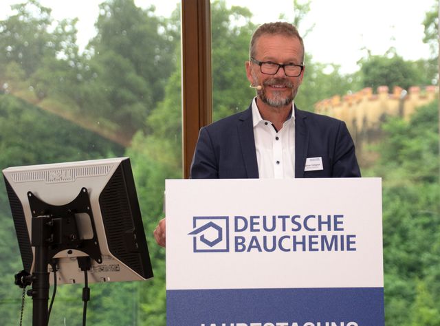 Eine Reise durch Innovation und Fortschritt - 75 Jahre Deutsche Bauchemie