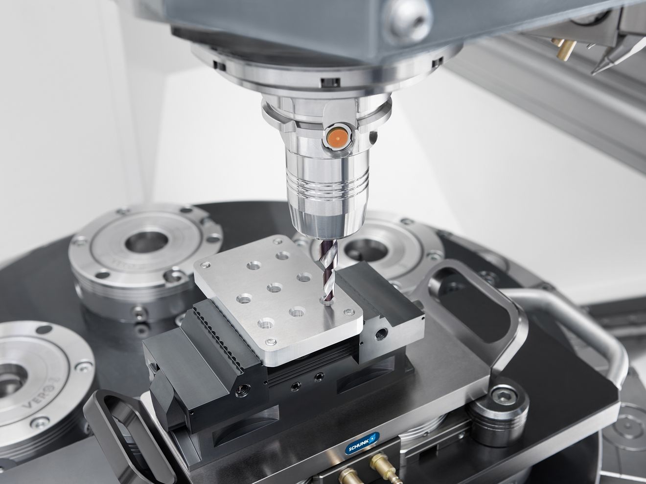 The machine in the machine: Zero-defect production thanks to clamping technology