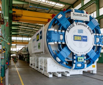Herrenknecht-Tunnelbohrmaschine beendet Unterquerung der Elbe