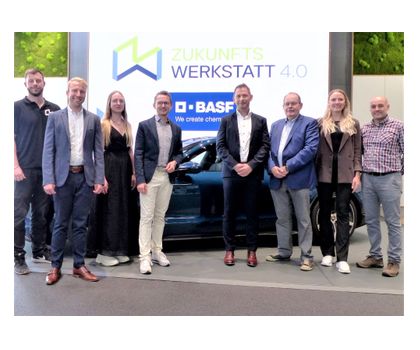 BASF Coatings und Zukunftswerkstatt 4.0 verkünden Partnerschaft: Automobillacke vor Ort erlebbar im Virtual-Reality-Schauraum BASF Coatings und Zukunftswerkstatt 4.0 verkünden Partnerschaft: Automobillacke vor Ort erlebbar im Virtual-Reality-Schauraum