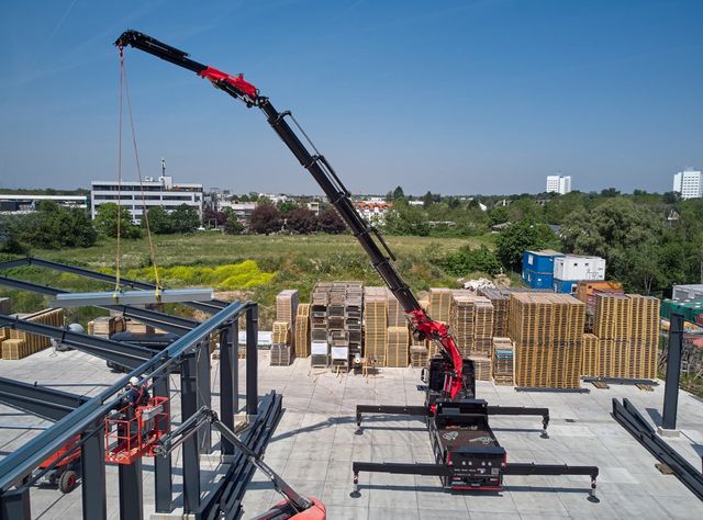 F1450 der neuen Fassi Techno Generation bewährt sich bei Kurowski Montage F1450 der neuen Fassi Techno Generation bewährt sich bei Kurowski Montage