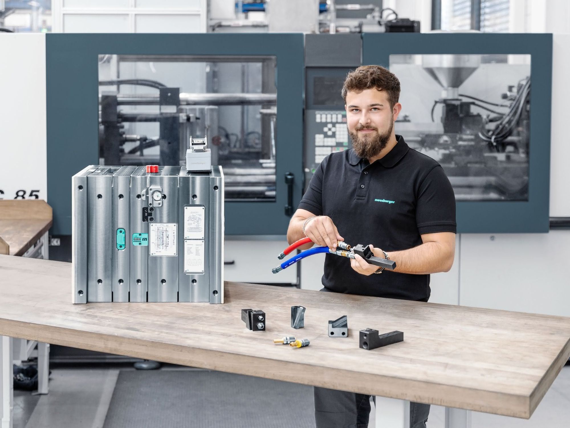 Mold making: Cooled pusher unit for short cycle times