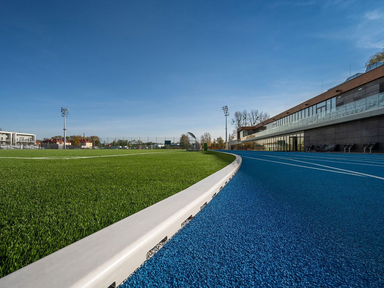 Sportanlagen nachhaltig entwässern mit Lösungen von Hauraton Sportanlagen nachhaltig entwässern mit Lösungen von Hauraton