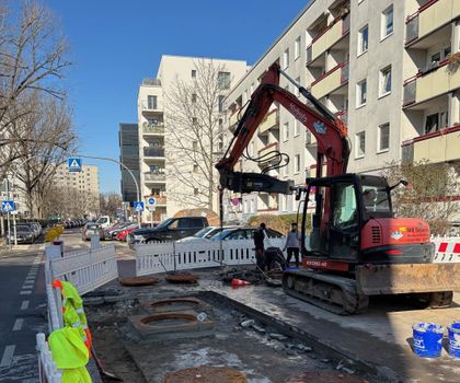 Schnelle Sanierung von Schachtzugängen mit Mortar Mix Reparaturmörtel von Korodur Schnelle Sanierung von Schachtzugängen mit Mortar Mix Reparaturmörtel von Korodur