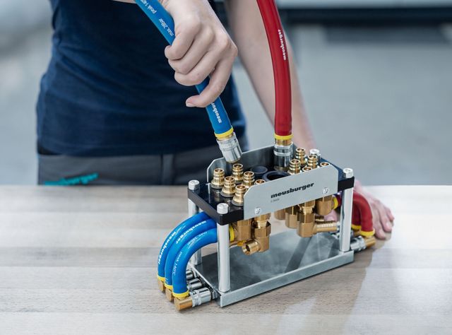 Multikupplung: Rüstzeitoptimierung  bei Temperieranschlüssen