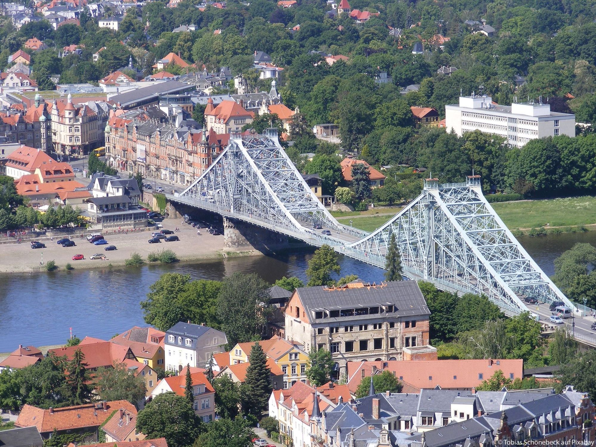 Geklebte Stahlpflaster für Brücken