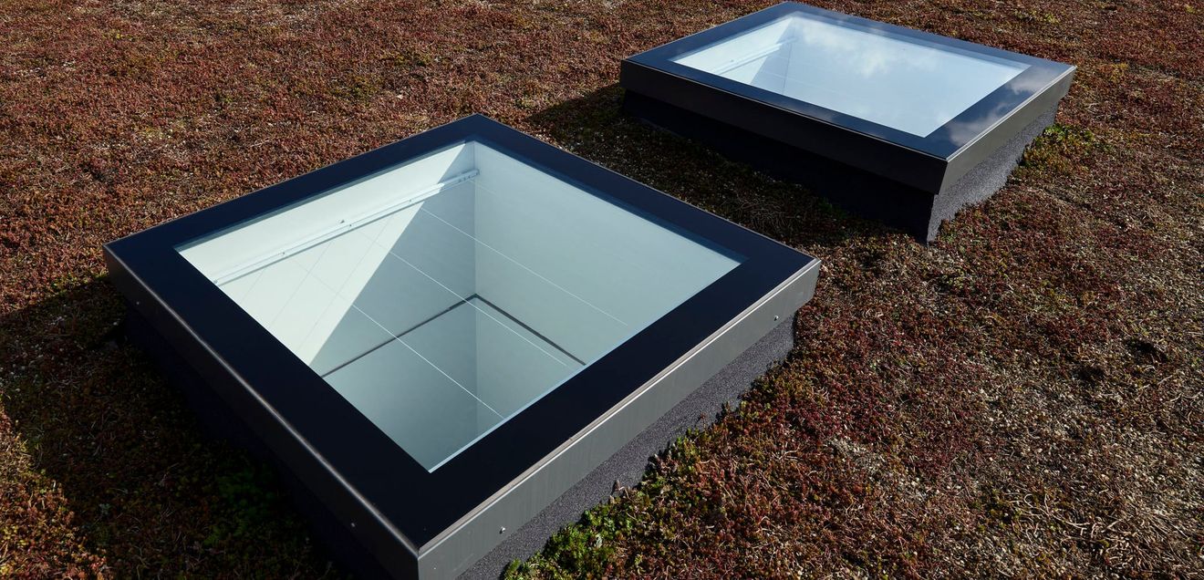 Die Größe der Modular Rooflights, hier in der Ausführung als Monolight, ist millimetergenau konfigurierbar (Foto: Mads Frederik/Velux Commercial) Die Größe der Modular Rooflights, hier in der Ausführung als Monolight, ist millimetergenau konfigurierbar (Foto: Mads Frederik/Velux Commercial)