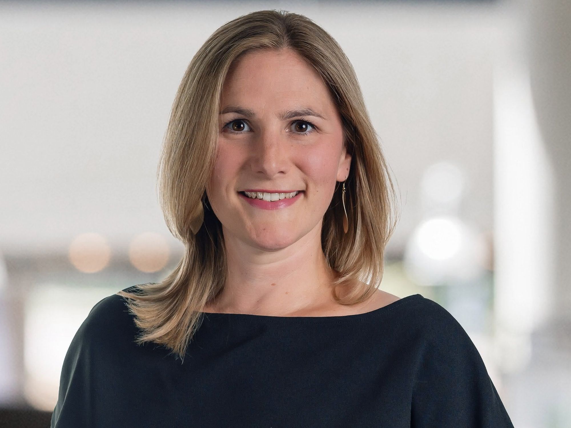 Maike Kranz von der Carpus+Partner AG Maike Kranz leitet den Bereich Laborplanung bei der Carpus+Partner AG.