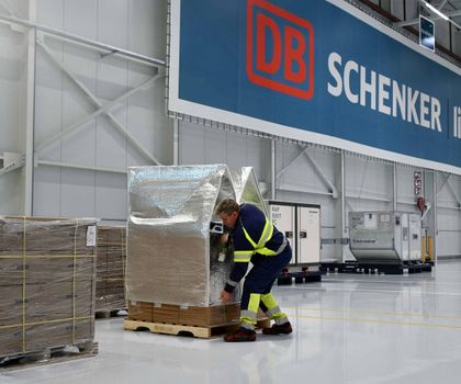 Healthcare-Logistik: DB Schenker erreicht GDP-Zertifizierung für mehr als 150 Stationen