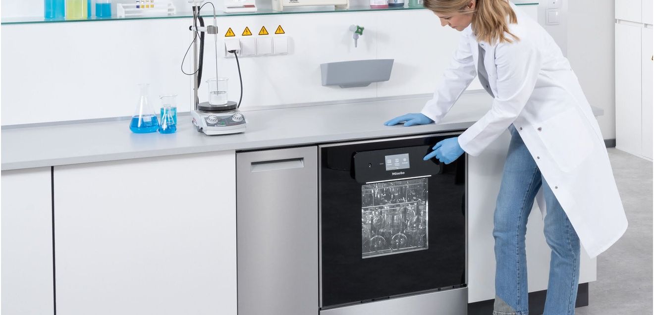 Laborspüler Modell PLW 8683 CD mit Glastür Miele-Laborspüler Modell PLW 8683 CD mit Glastür