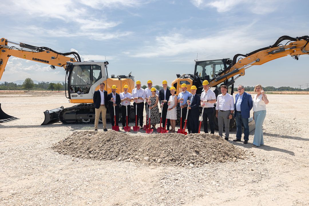 Spatenstich für neues Liebherr-Montagewerk in Nambsheim