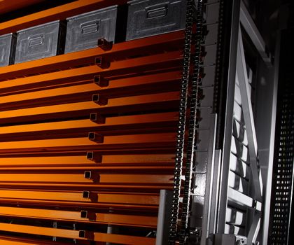 Solution in the smallest space: Automate sawing and storage processes