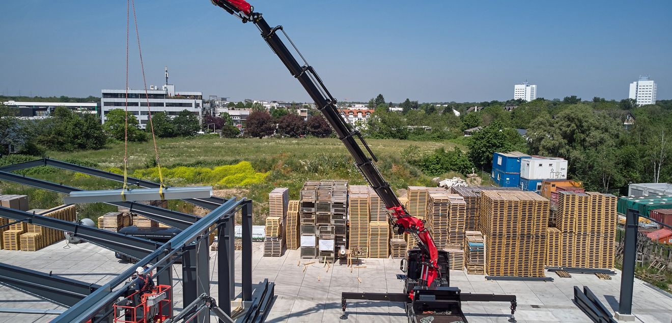 F1450 der neuen Fassi Techno Generation bewährt sich bei Kurowski Montage F1450 der neuen Fassi Techno Generation bewährt sich bei Kurowski Montage