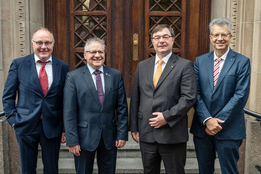 Planmäßiger Wechsel der Vorsitzenden von Vorstand und Vertreterversammlung der BG BAU