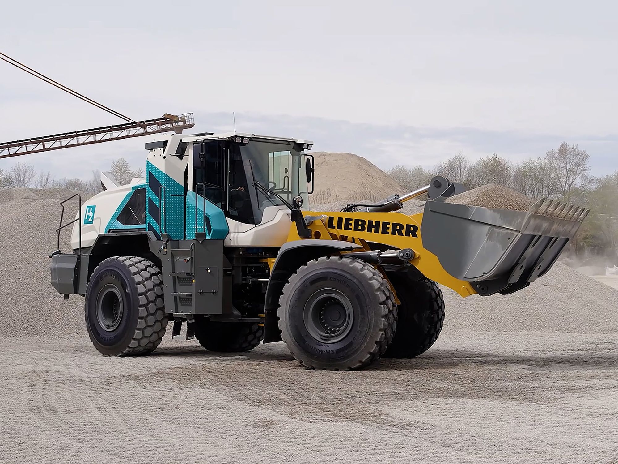 Der Prototyp des L 566 H, dem ersten Liebherr-Großradlader mit Wasserstoffmotor.