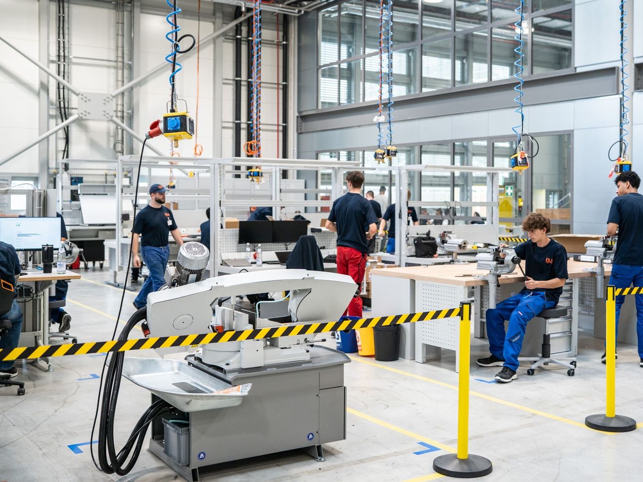 Trainee offensive: Igus training factory to end shortage of skilled workers