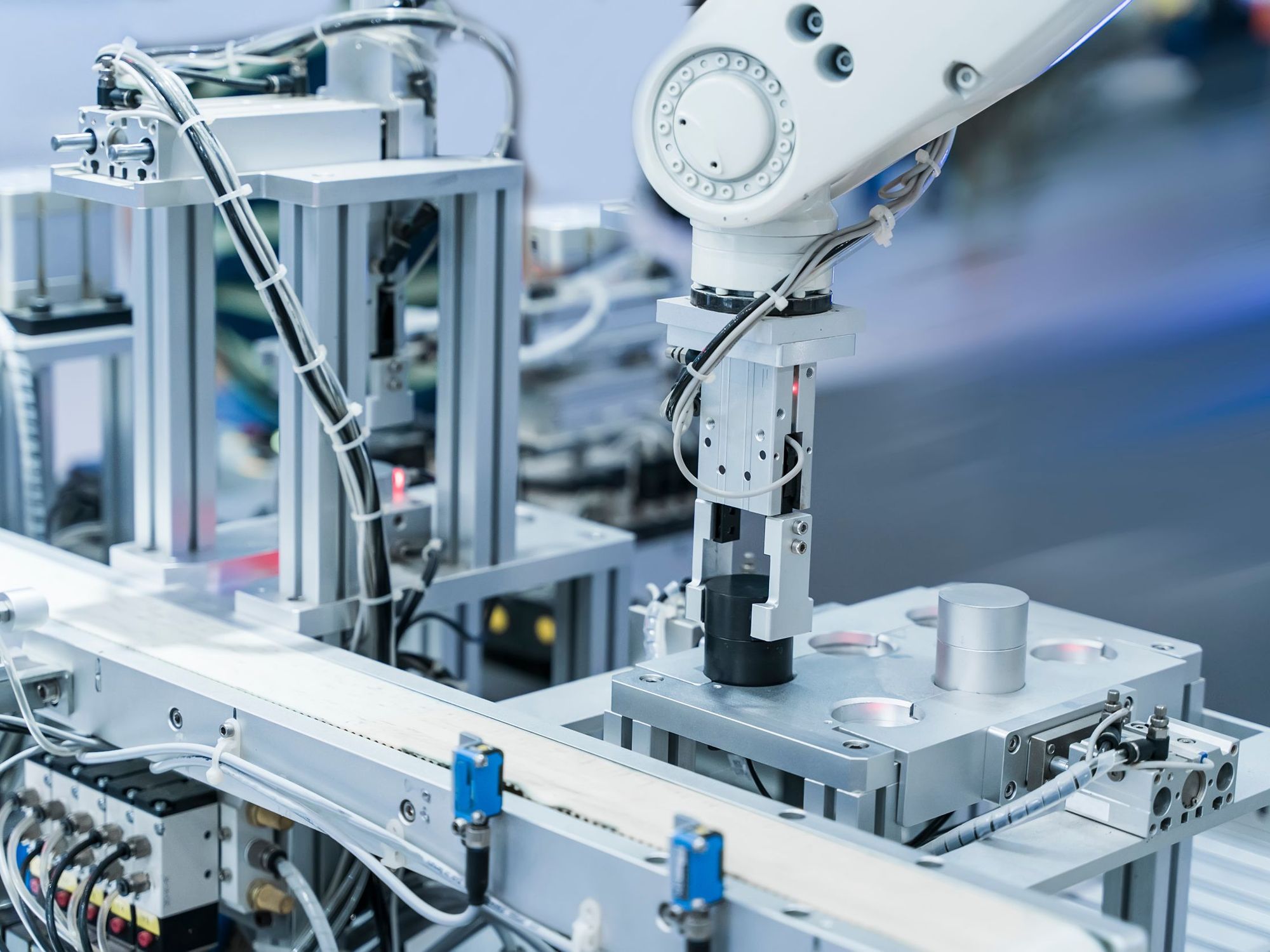 Skills shortage: How SMEs benefit from robotics and automation