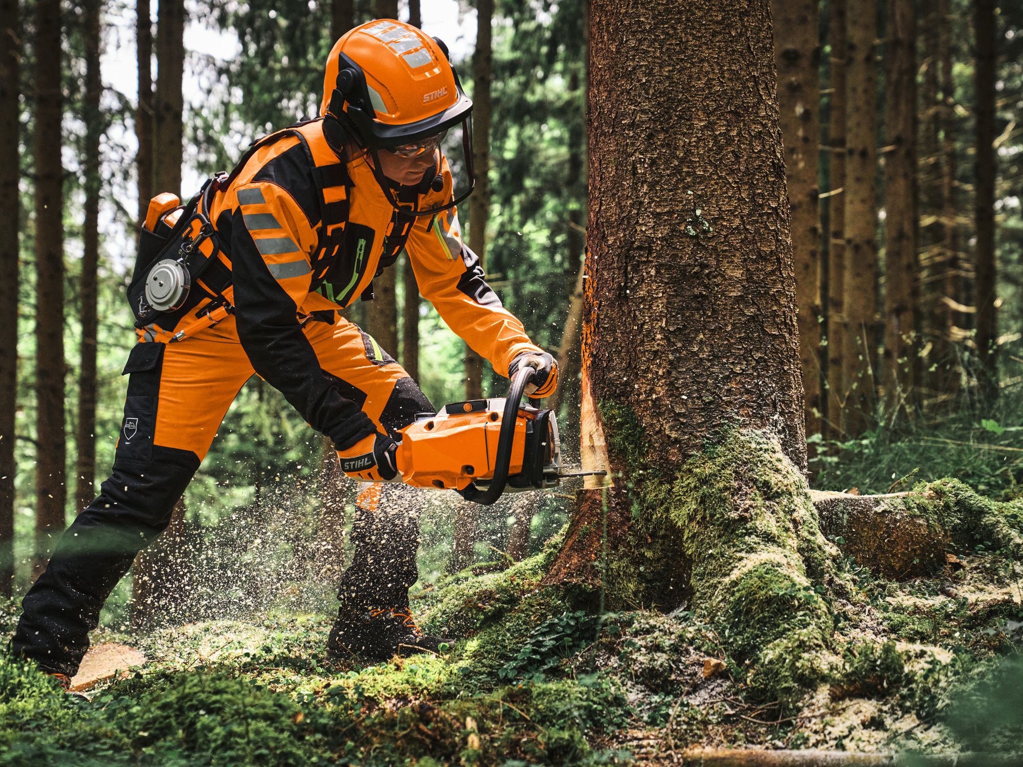Stihl MS 300 C-M: Leistungsstarke Motorsäge für effiziente Forstarbeiten
