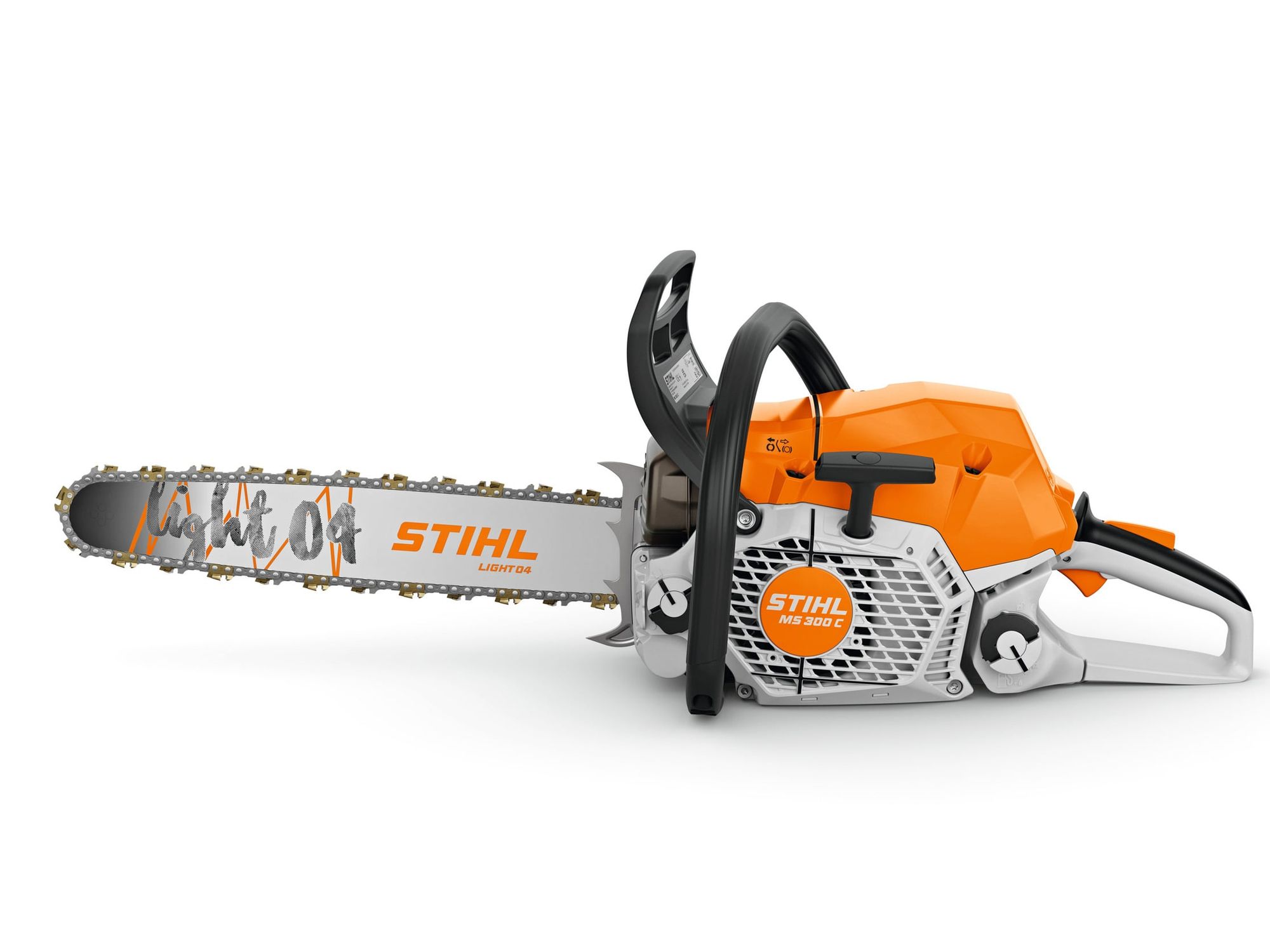 Klassenbeste: Mit einer Leistung von 3,3 kW und einem Gewicht von nur 4,8 Kilogramm verfügt die STIHL MS 300 C-M derzeit über das beste Leistungsgewicht in der 50 cm³ Klasse.