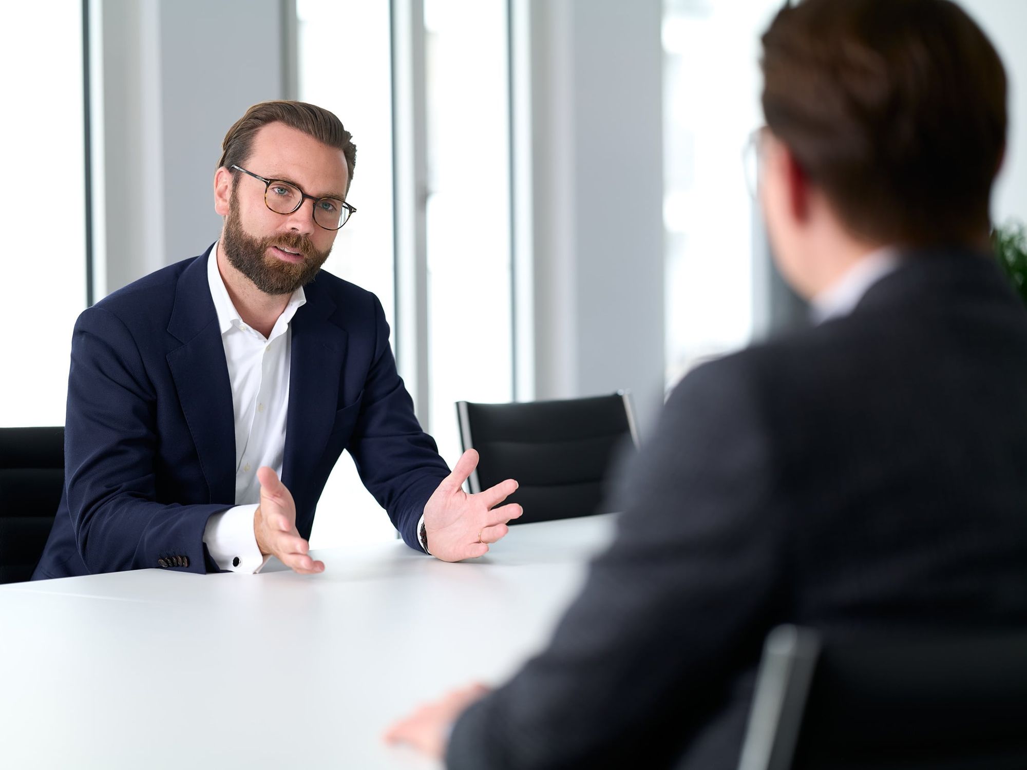 Strategisch statt reaktiv – wie Betriebe den Generationenwechsel meistern
