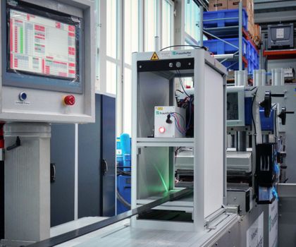 Echtzeit-Qualitätsüberwachung: Fraunhofer entwickelt Inline-Messsystem für FVK-Profile Echtzeit-Qualitätsüberwachung: Fraunhofer entwickelt Inline-Messsystem für FVK-Profile