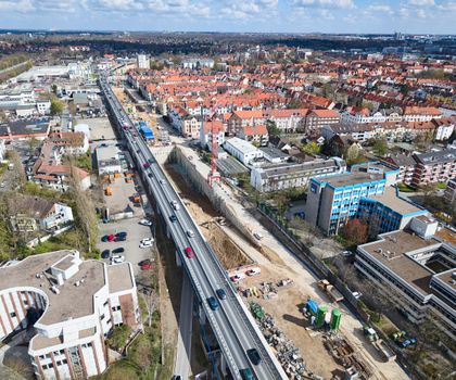 Hagedorn treibt komplexe Bauarbeiten am Südschnellweg Hannover voran Hagedorn treibt komplexe Bauarbeiten am Südschnellweg Hannover voran